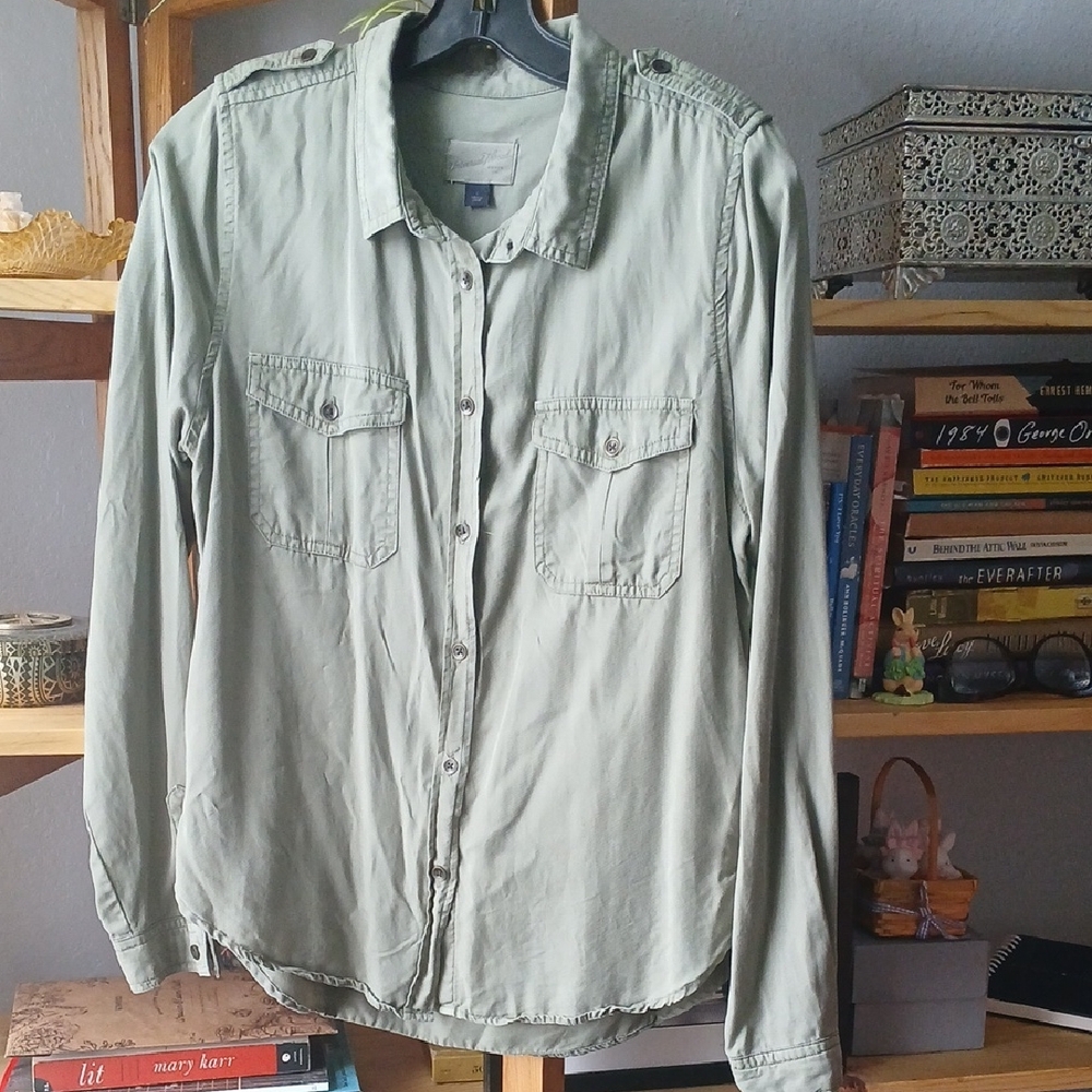 Universal Thread Light Sage Utility Shirt